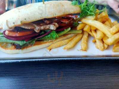 The Cut Tavern Bar & Bistro