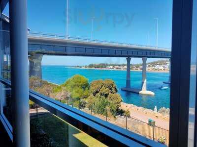 The Cut Tavern Bar & Bistro