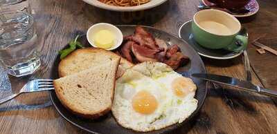 Gazzi Cafe & Restaurant