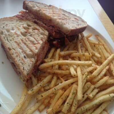 Queen's Terrace Cafe