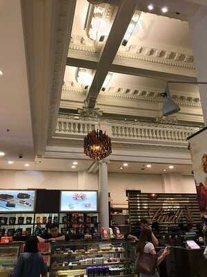 Lindt Chocolat Cafe