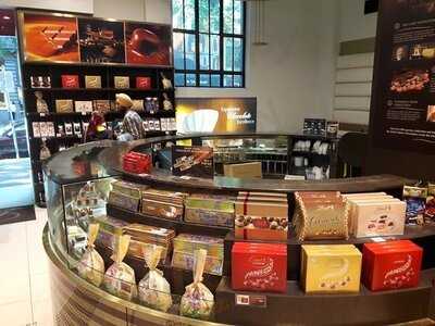 Lindt Chocolat Cafe
