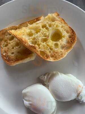 Caph's Restaurant & Cafe Bar