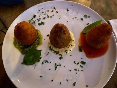 Maccaroni Trattoria Italiana