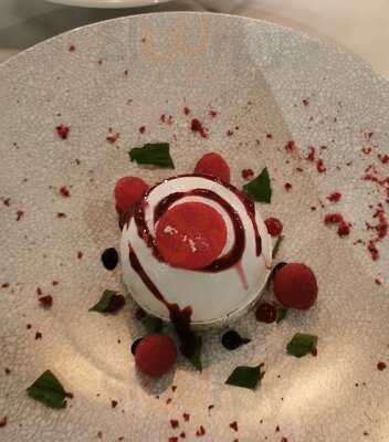 Encore Bar And Restaurant