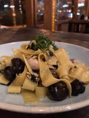 No 10 Restaurant + Bar