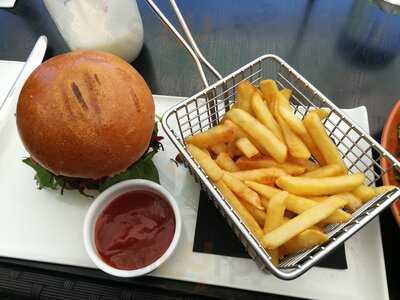 Siren Bar And Restaurant