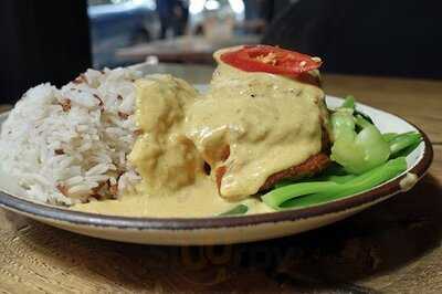 Muum Maam And Tukshop