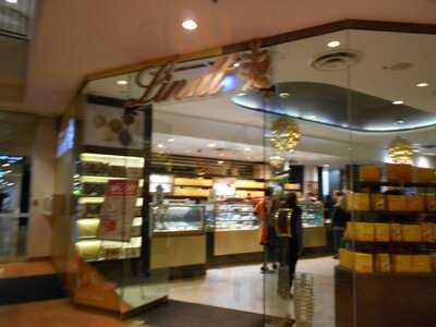 Lindt Chocolate Cafe Southgate Melbourne