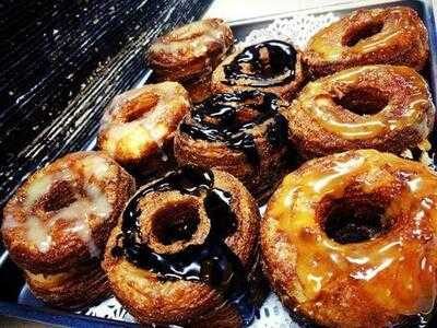 Italian Continental Bakery