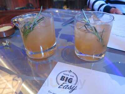 Radii Restaurant & Bar