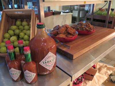 Radii Restaurant & Bar