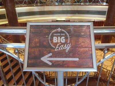 Radii Restaurant & Bar