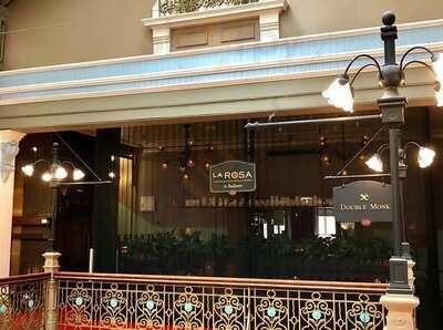 La Rosa The Strand