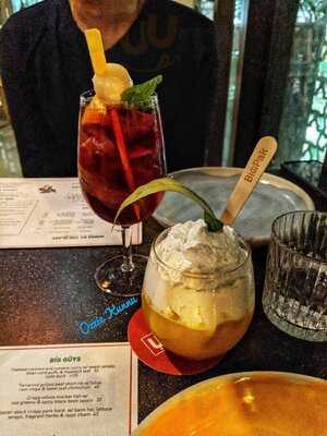 Uncle Collins Street