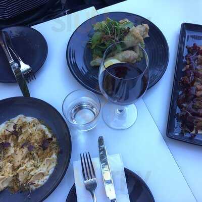 Shadowboxer Bar & Kitchen