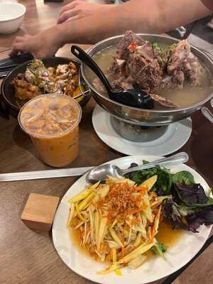 Dodee Paidang Thai Bar And Cafe