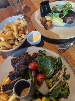 The Squire's Landing