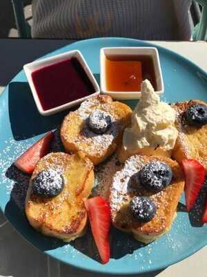 Red Hill Lookout Cafe & Bar