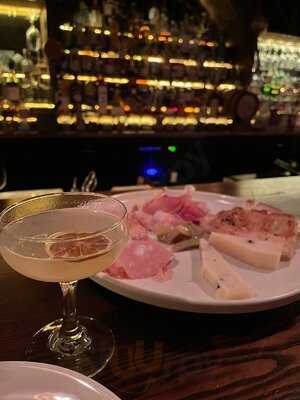 Pino's Vino E Cucina