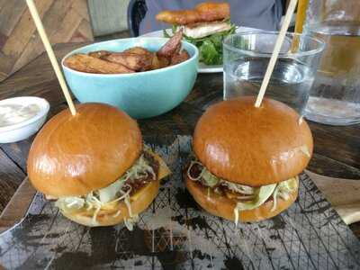 Ludlow Bar & Dining Room