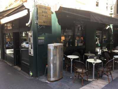 Dikstein's Corner Bar