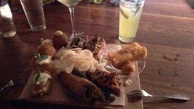 Heartattack And Vine