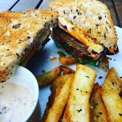 Saporito Cafe Bar & Grill