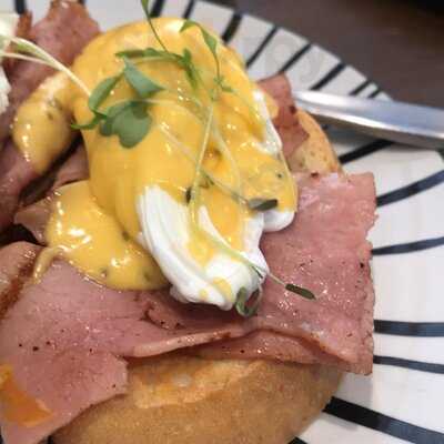 Saporito Cafe Bar & Grill