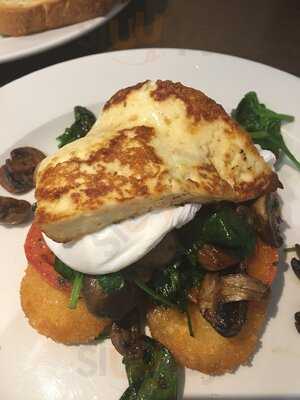 Saporito Cafe Bar & Grill