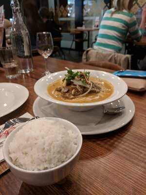 Chong & Co Thai Restaurant And Bar