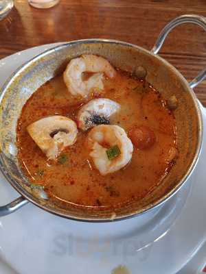 Chong & Co Thai Restaurant And Bar