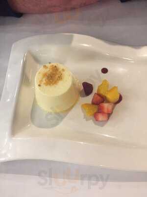 Pier 35 Bar And Grill