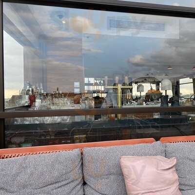 Henry Deane At Hotel Palisade