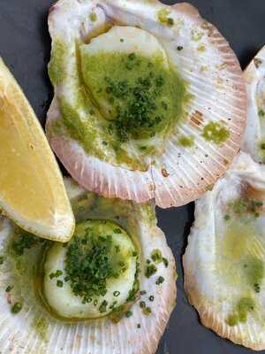 Henry Deane At Hotel Palisade