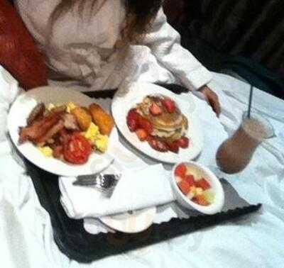 Woods Cafe - Bar - Restaurant