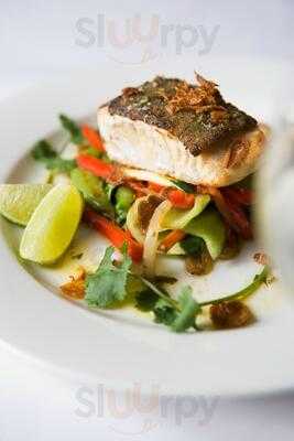 Woods Cafe - Bar - Restaurant