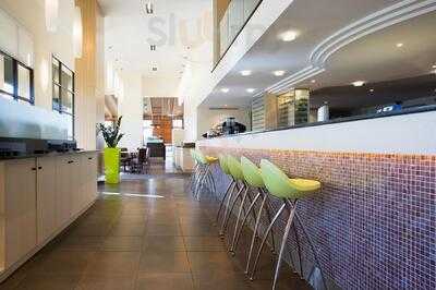 Woods Cafe - Bar - Restaurant