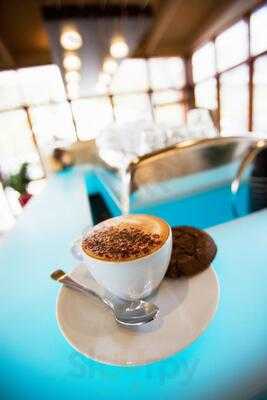 Woods Cafe - Bar - Restaurant