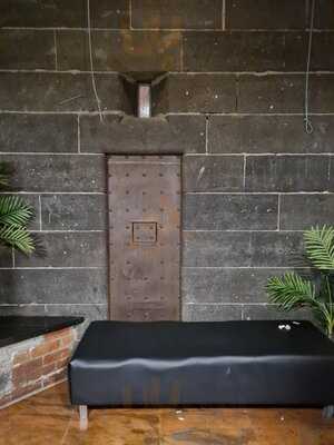 Royal Melbourne Hotel