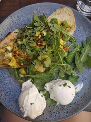 Vons Restaurant & Bar