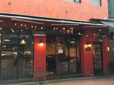 Vons Restaurant & Bar