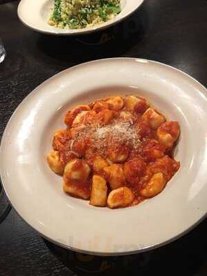 Vons Restaurant & Bar