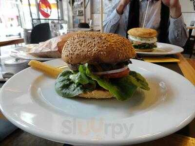 Grill'd Darlinghurst, Crown St