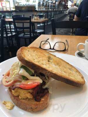 Cellini's Bar Restaurant