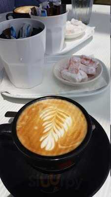 Georges Mediterranean Bar And Grill