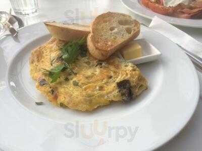 Georges Mediterranean Bar And Grill