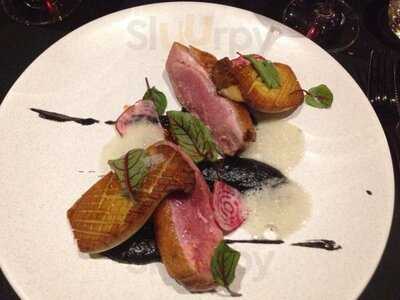 Tu Restaurant And Bar