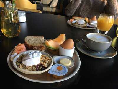 Momami At Peppers Docklands