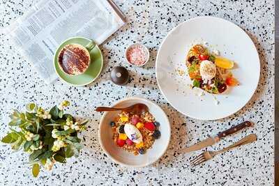 Mr.percival Cafe & Restaurant